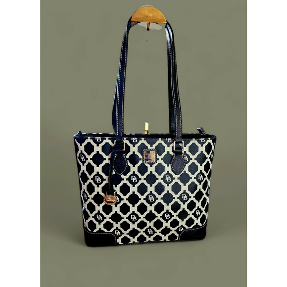 DOONEY & BOURKE Geometric Women’s Handbag, coated canvas & Leather black & white - Picture 2 of 9